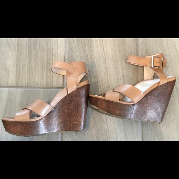 COPY - Kenneth Cole Wedges size 6 1/2 - Picture 3 of 4